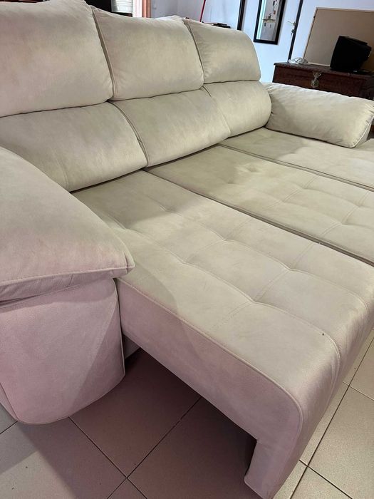 Sofá com chaise longue