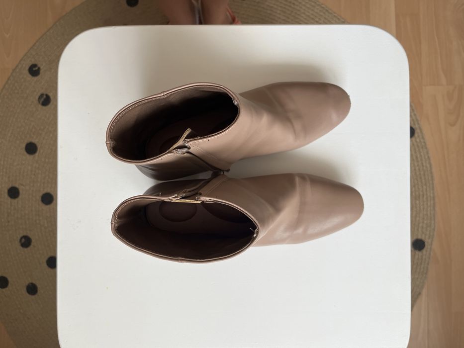 Botki beżowe Reserved 38