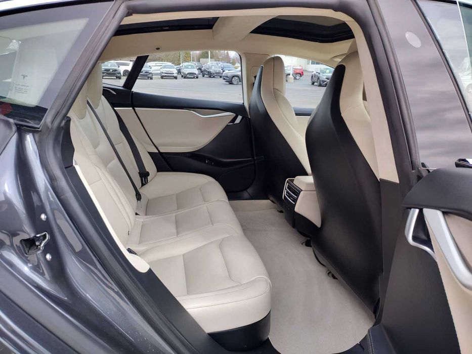 Tesla Model S 100D      2017