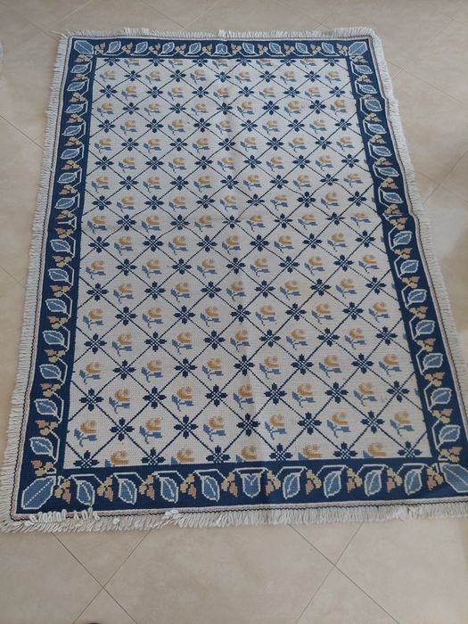 Conjunto 2 arraiolos originais 125x 180 cm