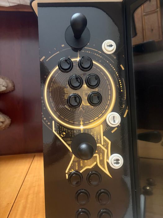 Máquina de jogos com base móvel