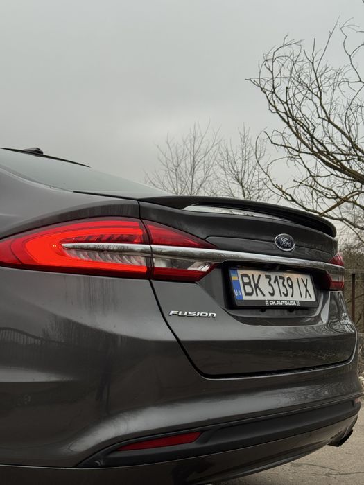 Ford Fusion 2017 рік 2.0 гібрид