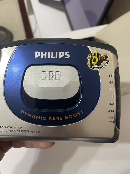 Продам касетний плеєр philips dinamic bass boost AQ6585