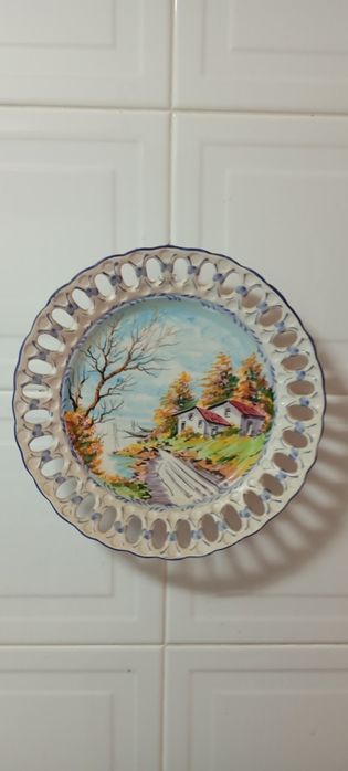 Pratos decorativos em cerâmica pintados à mão – estilo rústico