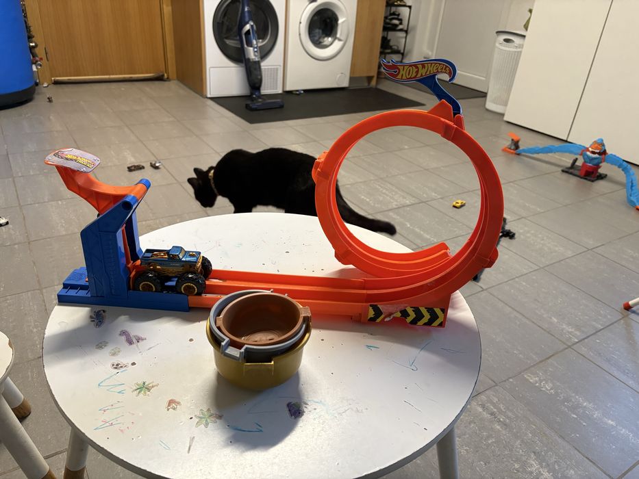 Varias pistas hot wheels