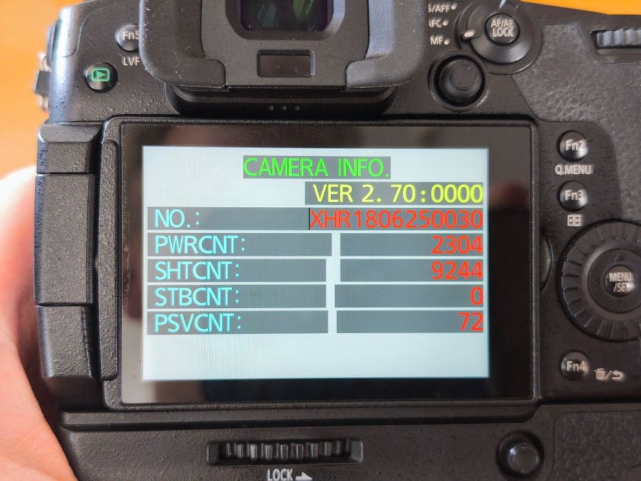 Panasonic Lumix GH5 + V-Log L + Grip + 4 baterie