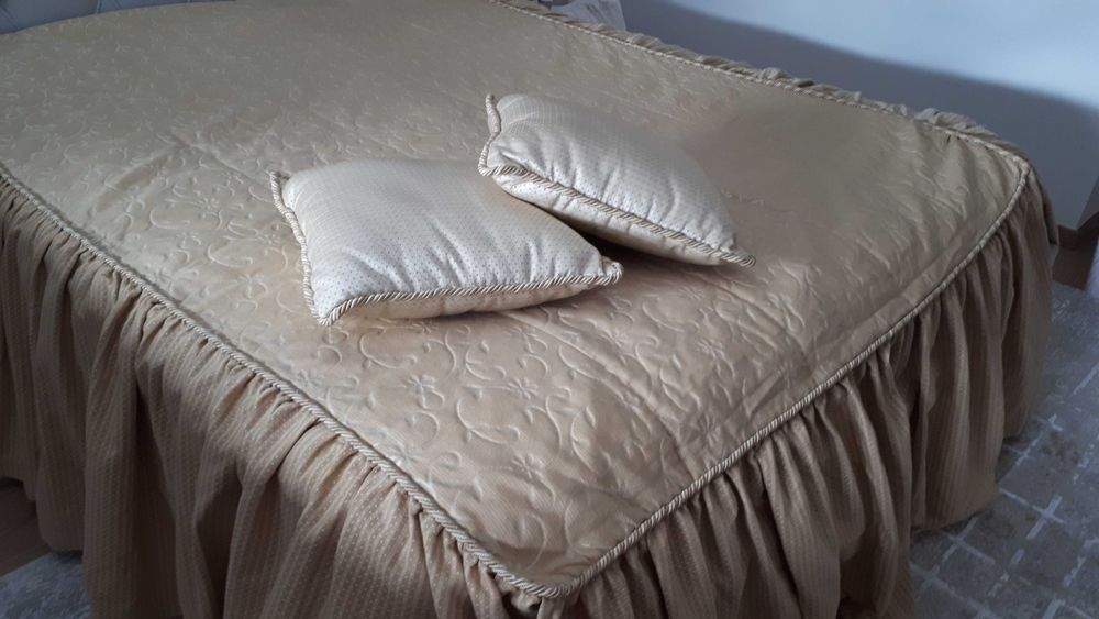 Colcha de Cama de Casal Bege