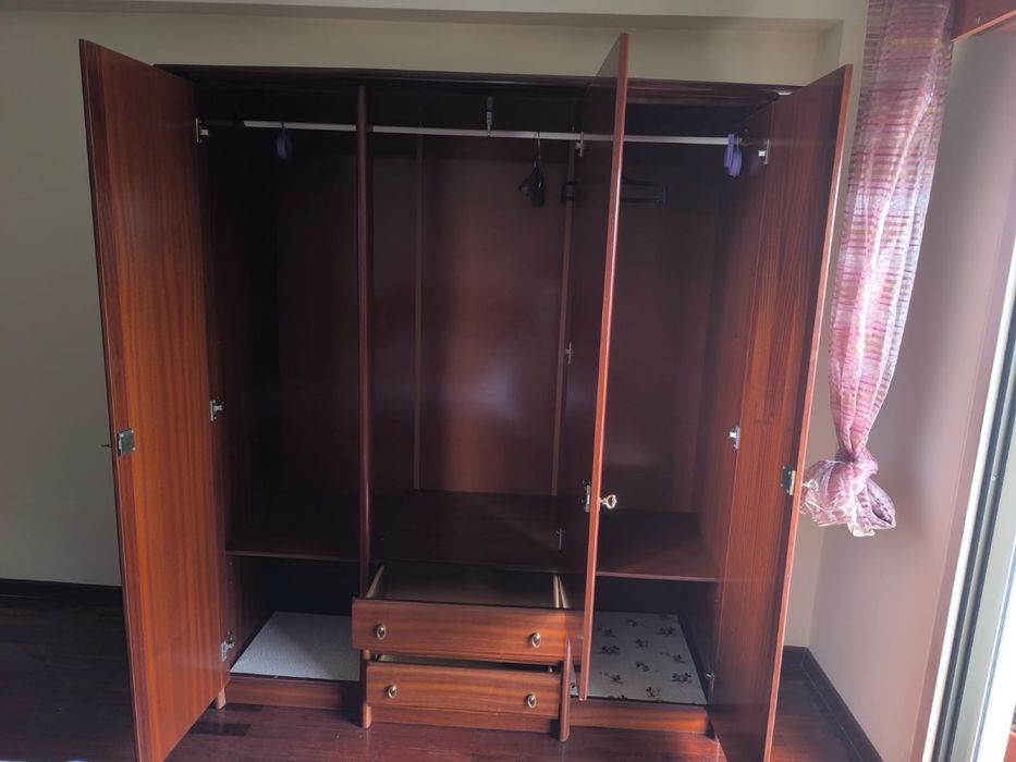 Roupeiro grande para quarto