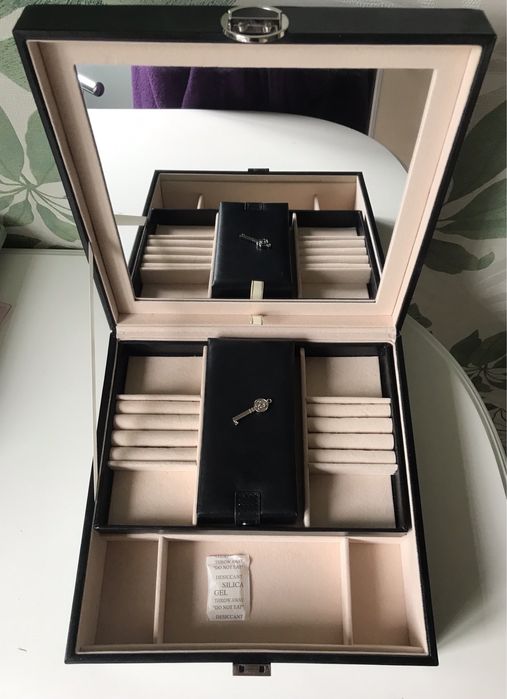 Шкатулка для прикрас