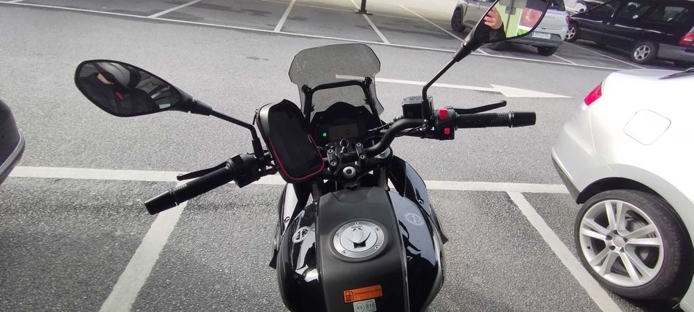 Benelli TRK 251 Nova
