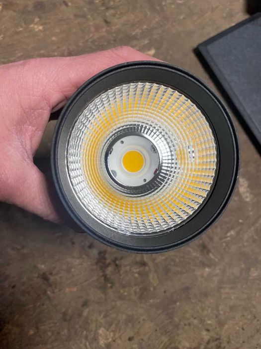 трекенговая лампа свитильник линейный