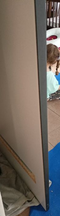 Piękne dużo lustro w metalowej metalowej ramie