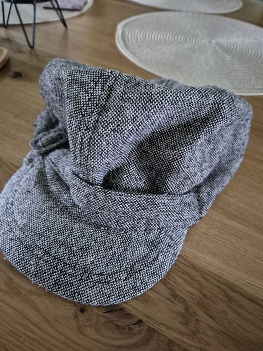 Kaszkiet obwód głowy +/- 56cm
