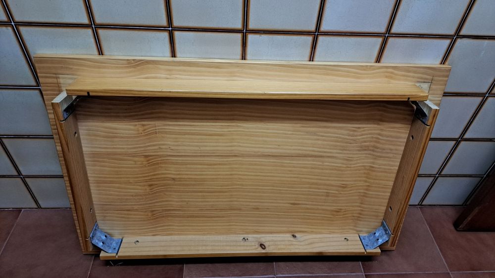 Mesa de cozinha em madeira