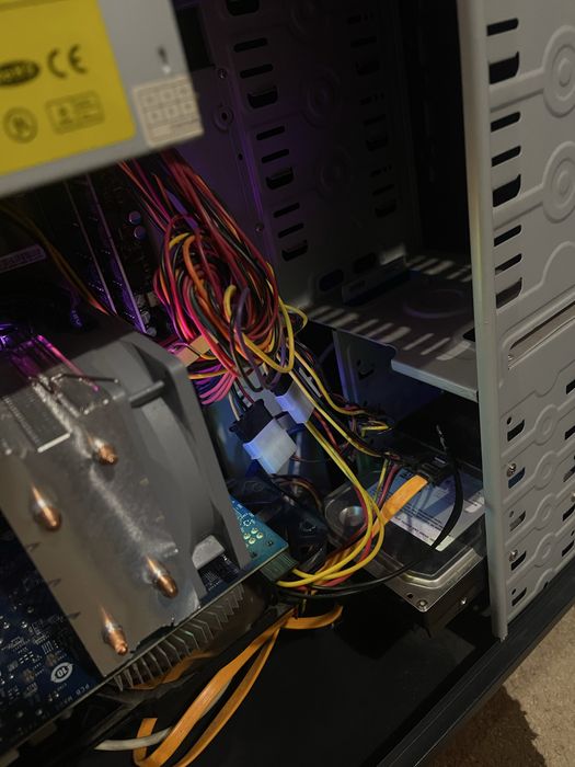 Продам  компʼютер.