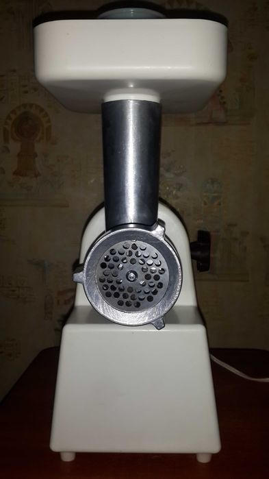 Две электромясорубки ссср