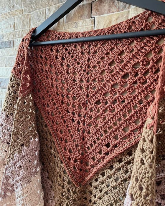 Chusta robiona na szydełku