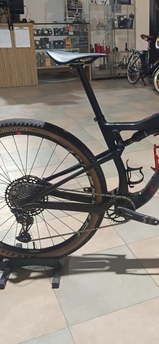 Coluer straik  carbono  roda 29