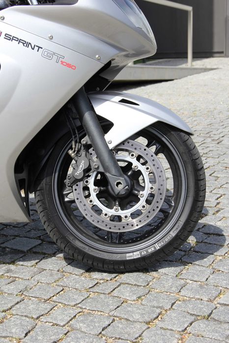Triumph GT Sprint 1050 - Desde 49€/mês