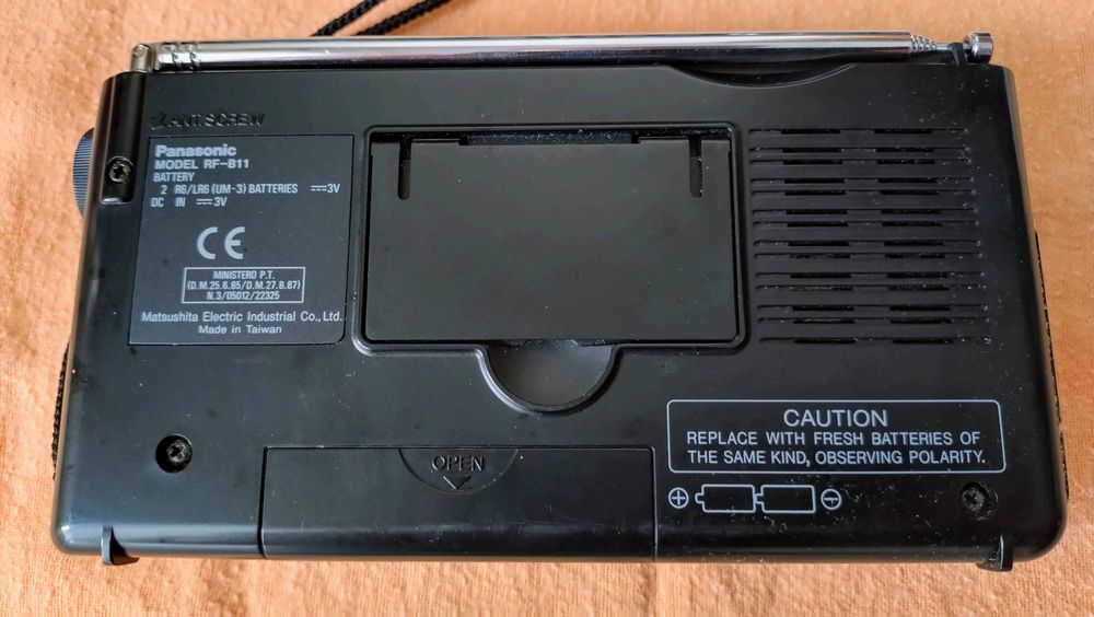 Radio Portatil Panasonic RF-B11 12 Bandas