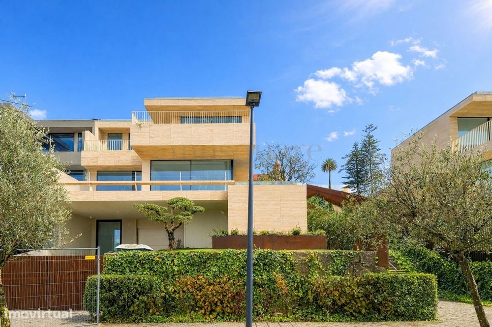 Moradia T3 c/ piscina, jardim e vista rio Douro, Porto