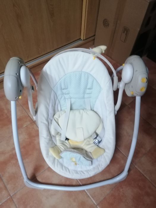 Espreguiçadeira de bebé elétrica Bright Starts