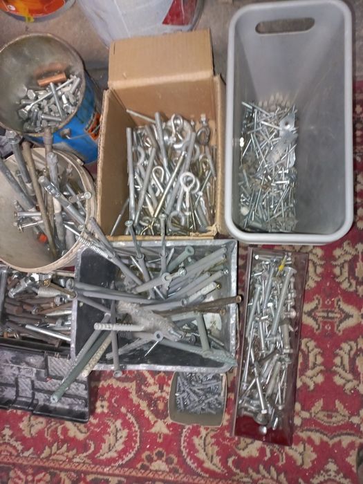 Sprzedam śruby/kotwy/dyble