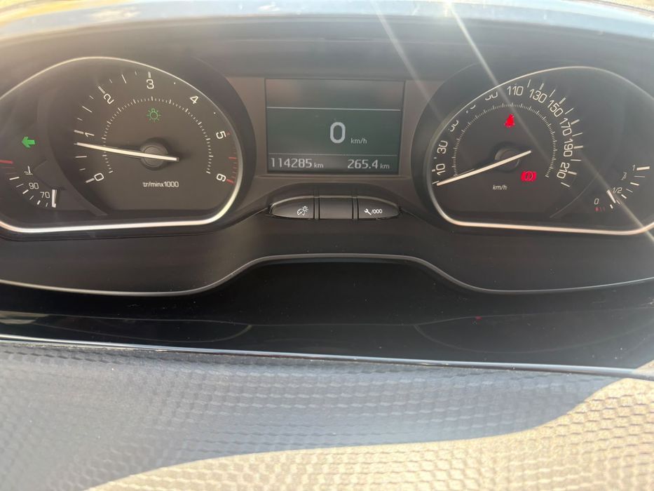 Peugeot 208 BlueHDI GT line