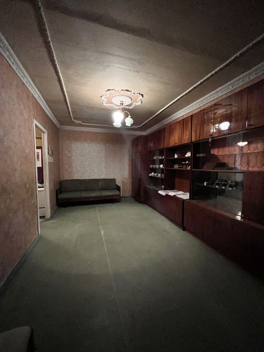 Продам двухкомнатную квартиру ул.Бучмы