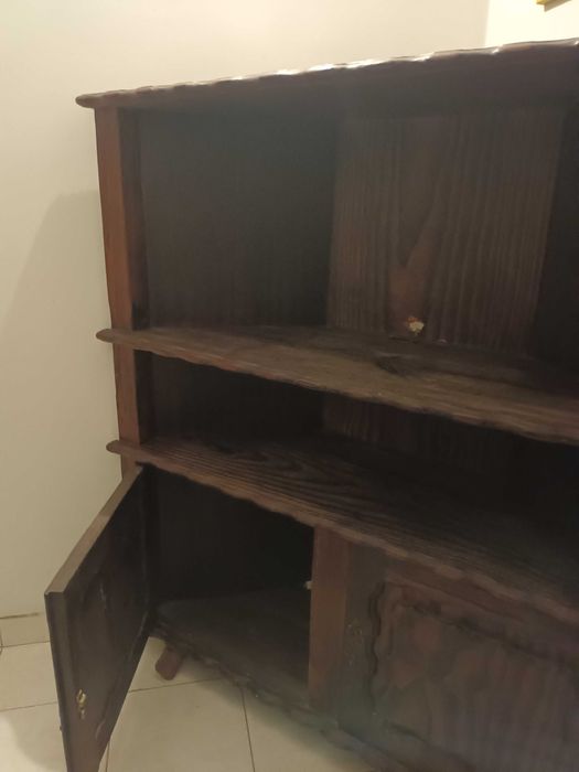 Movel de canto em madeira