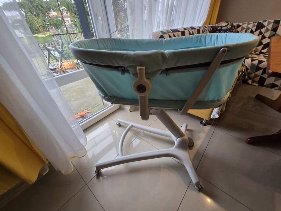 Chicco baby hug 4 w 1 zielony + materacyki z prześcieradłem