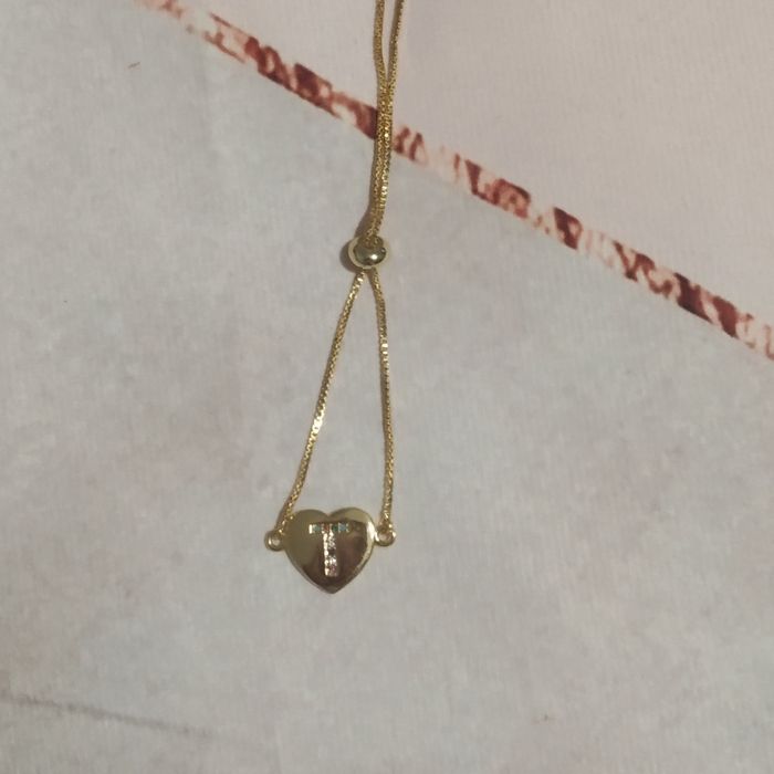 Pulseira com letra T