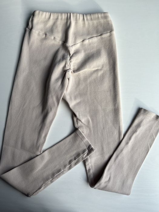 Beżowe legi Lenoshka XS S legginsy w prążek push up modelujące