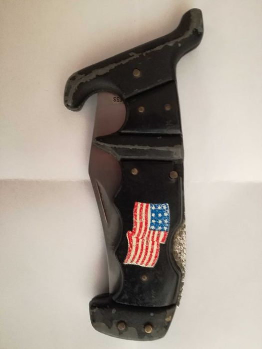 Selling a U.S. Army machete for collection.