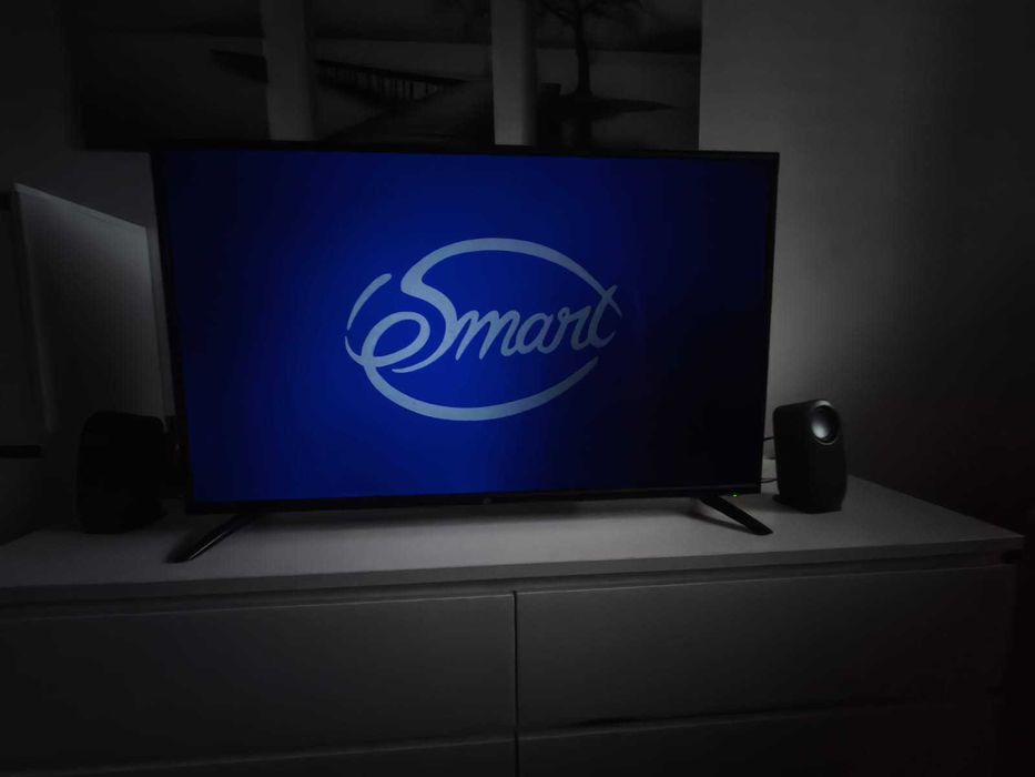 TV Led 43" SmartTech - Avariada