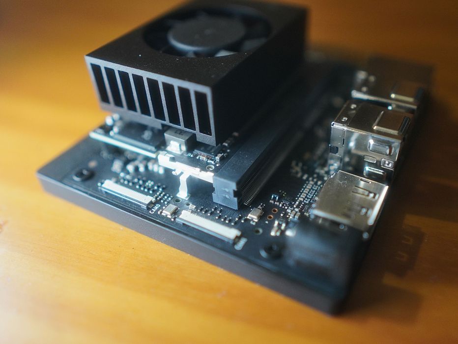 Placa NVidia Jetson Orin Nano 8GB RAM + Case + 64GB SD Card com Ubuntu Linux