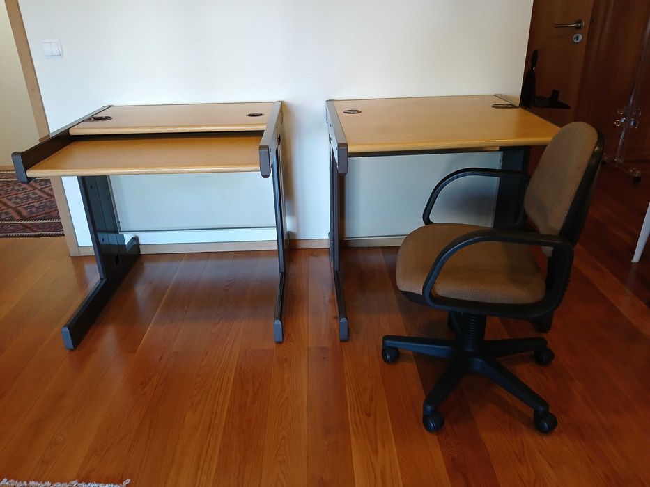 Mobiliário de Escritório  Handy - Duas secretárias e cadeira giratória