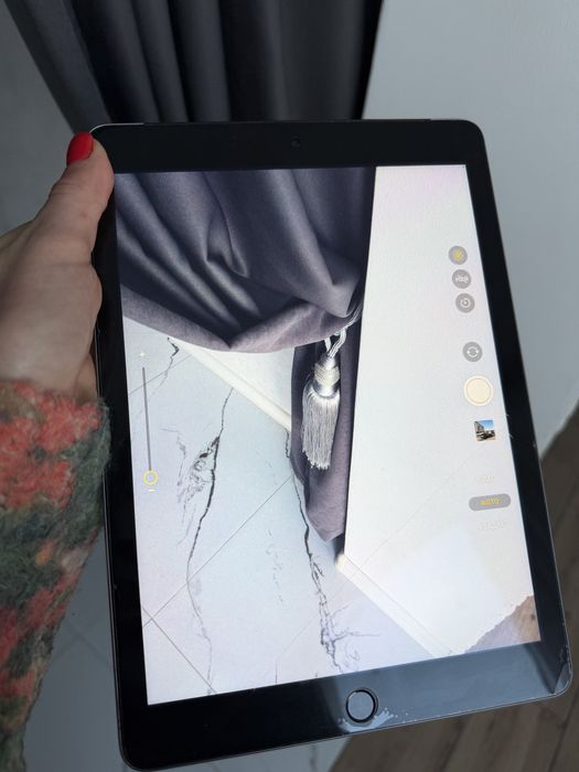 Ipad (5 покоління)a1823