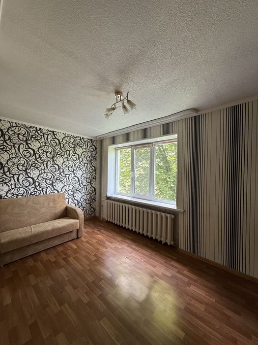 Трикімнатна з меблями 3 кімн 11 школа Полтава Акваарена 45 999 $