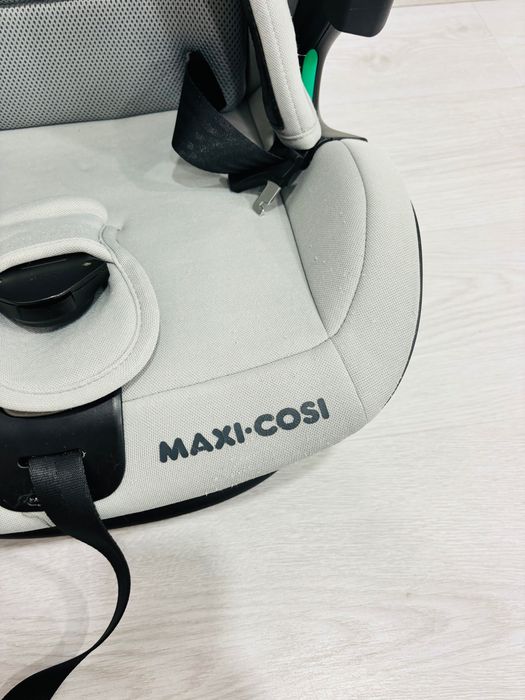 Cadeira Auto Maxi Cosi Titan i-size