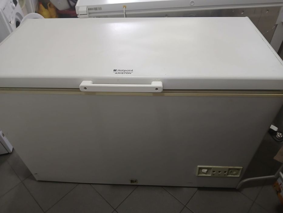 Arca Hotpoint Ariston Modelo ECHAA 375)