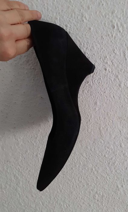 Sapatos pretos cunha camurça Zara 36