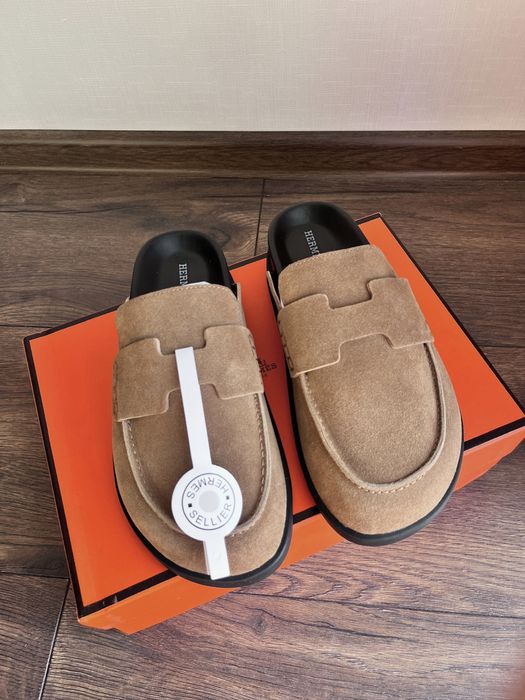 Тапочки шлепанці туфлі