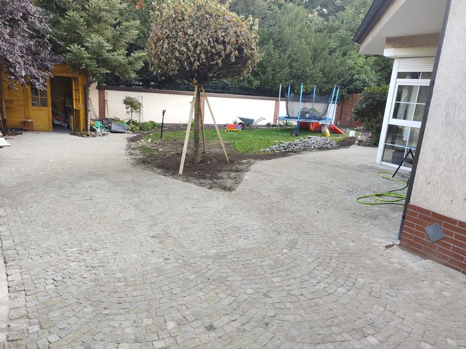 Brukarstwo,Układanie kostki granitowej.