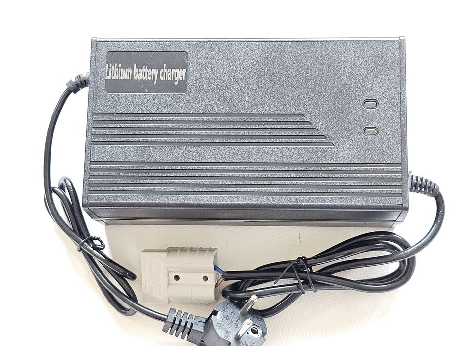 Зарядное Lifepo4 24вольт 29.2V 10A новое.