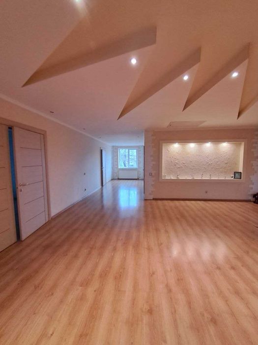 Продам  на Слободке!