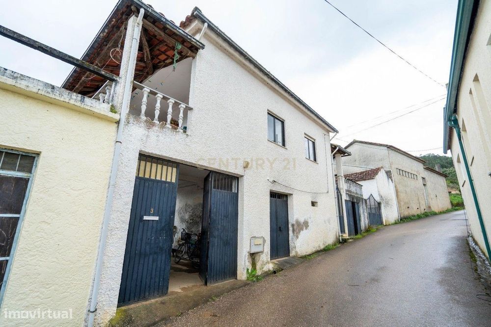 Moradia T3 + 1, com Terreno, em Vila Nova de Poiares