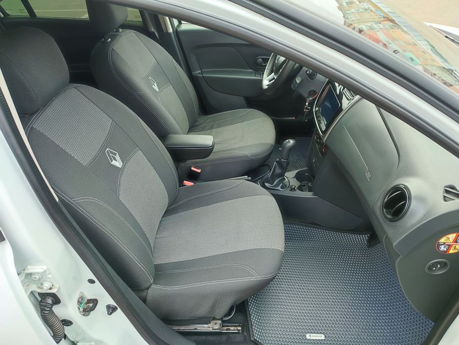 Чохли Renault Logan II