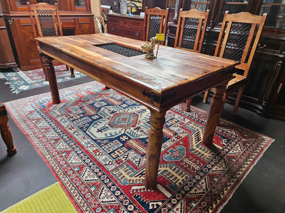 Excelente mesa em madeira maciça - Estilo Mexicano - óptimo estado e