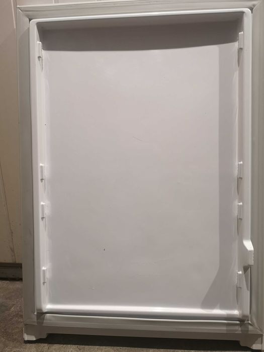 Lodówka BEKO RCSA210 - drzwi górne